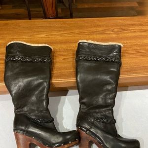 UGG tall boot, size 8